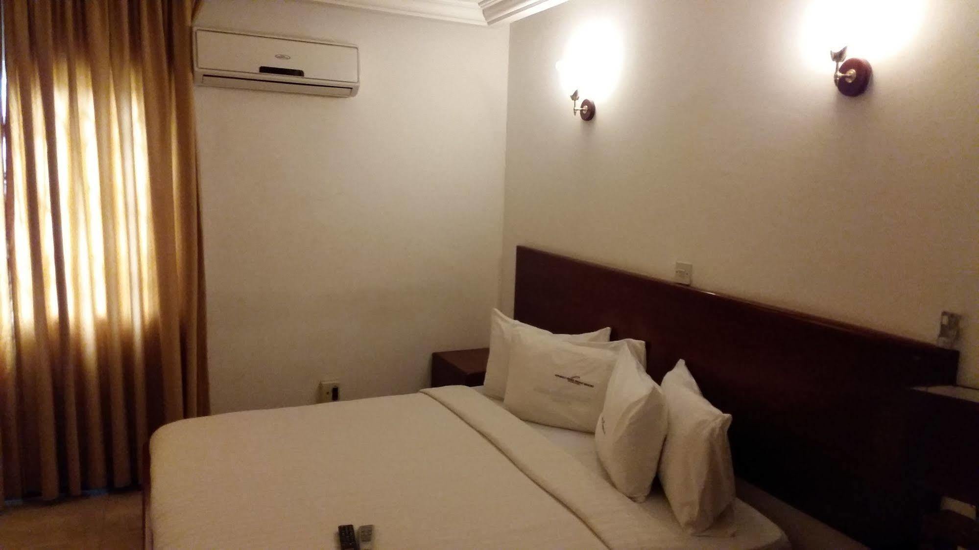 Afrikiko River Front Resort Akosombo Eksteriør billede
